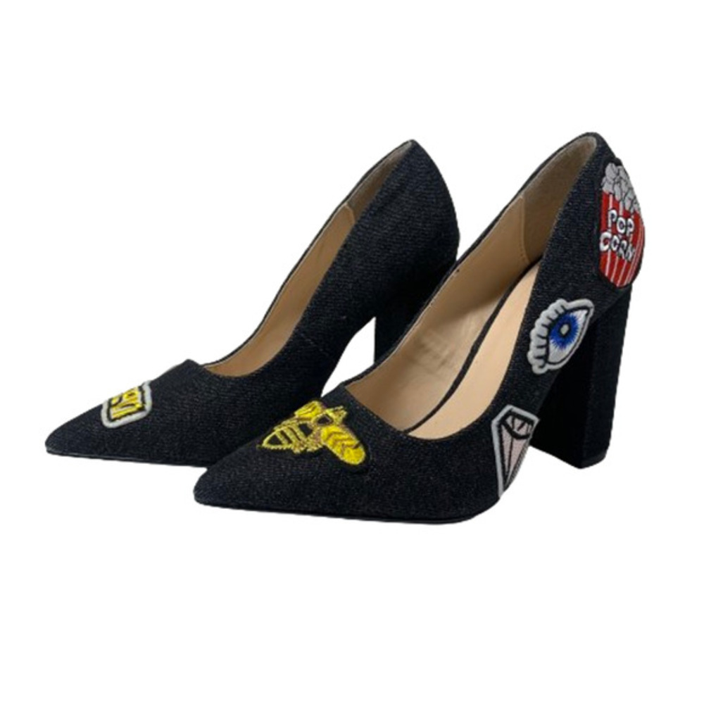QUPID Black Queen‎ Bee Patch Signal Block Heel Pumps